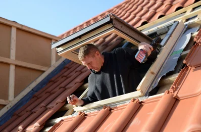 Pose de fenêtres de toit Velux à Peyremale